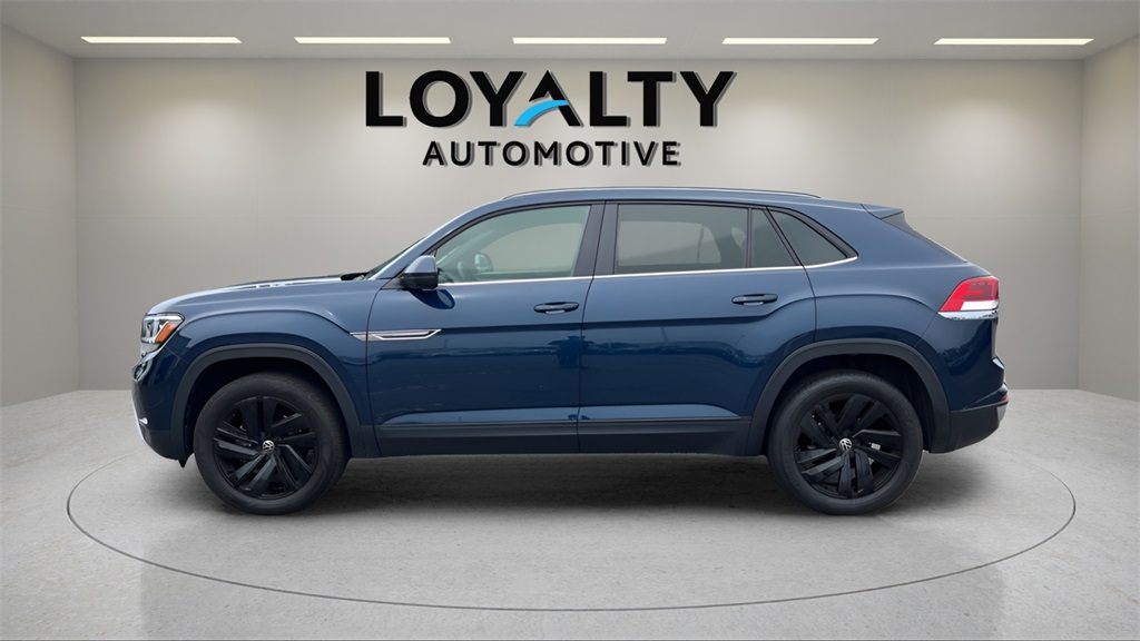 2022 Volkswagen Atlas Cross Sport V6 SE Technology photo 2
