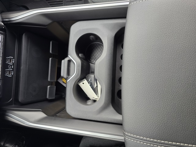 2025 Ram 2500 Big Horn photo 16
