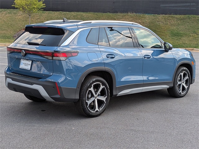 2025 Volkswagen Tiguan SE photo 3