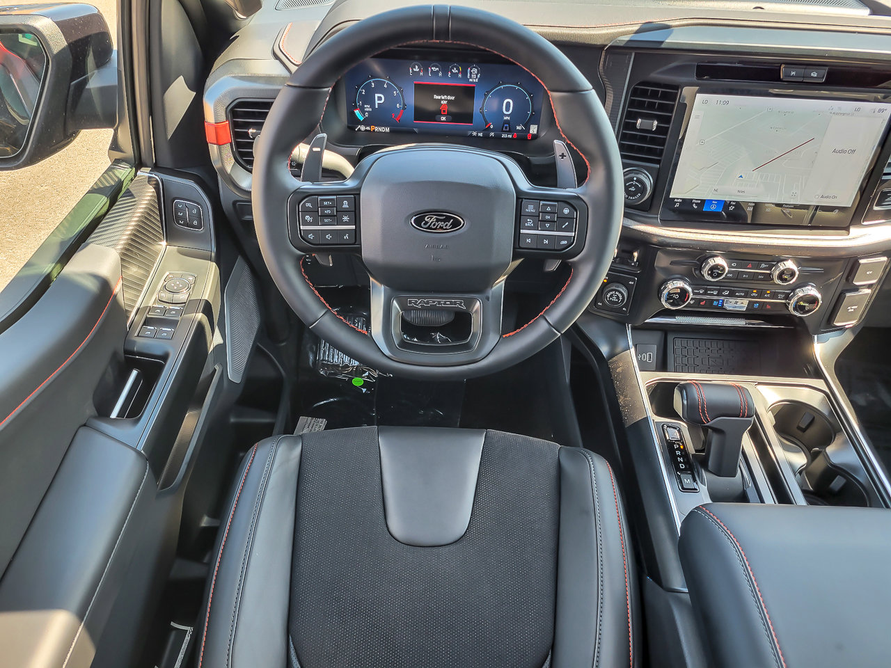 2025 FORD F-150 - Image 14