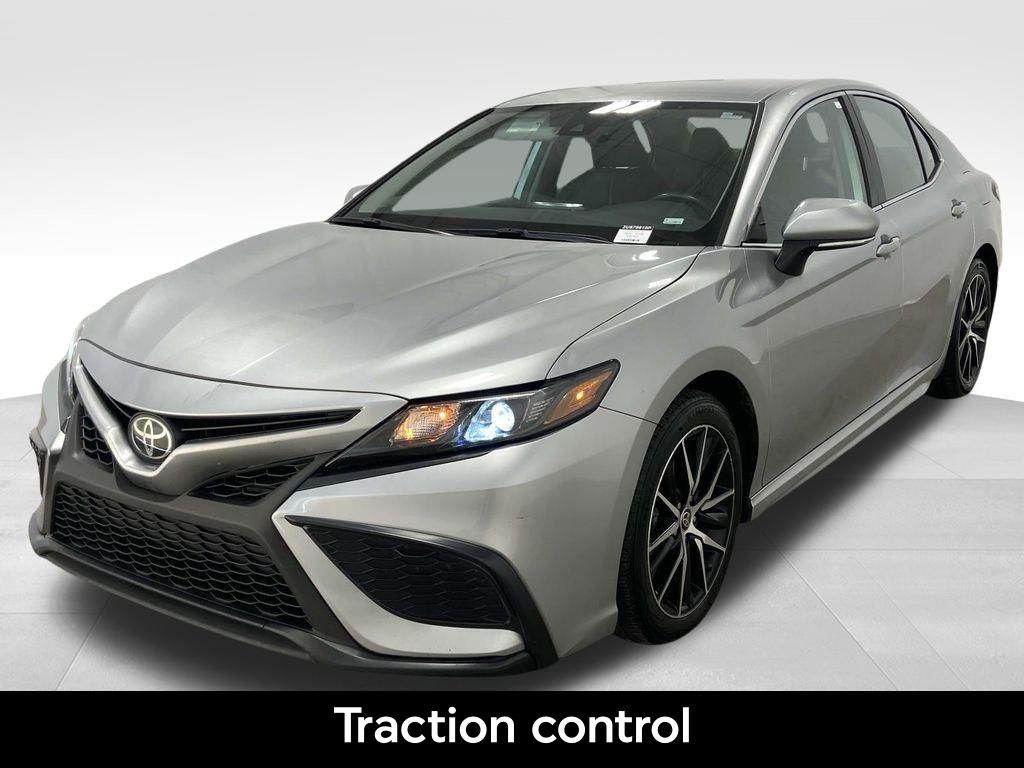 2024 Toyota Camry SE photo 4