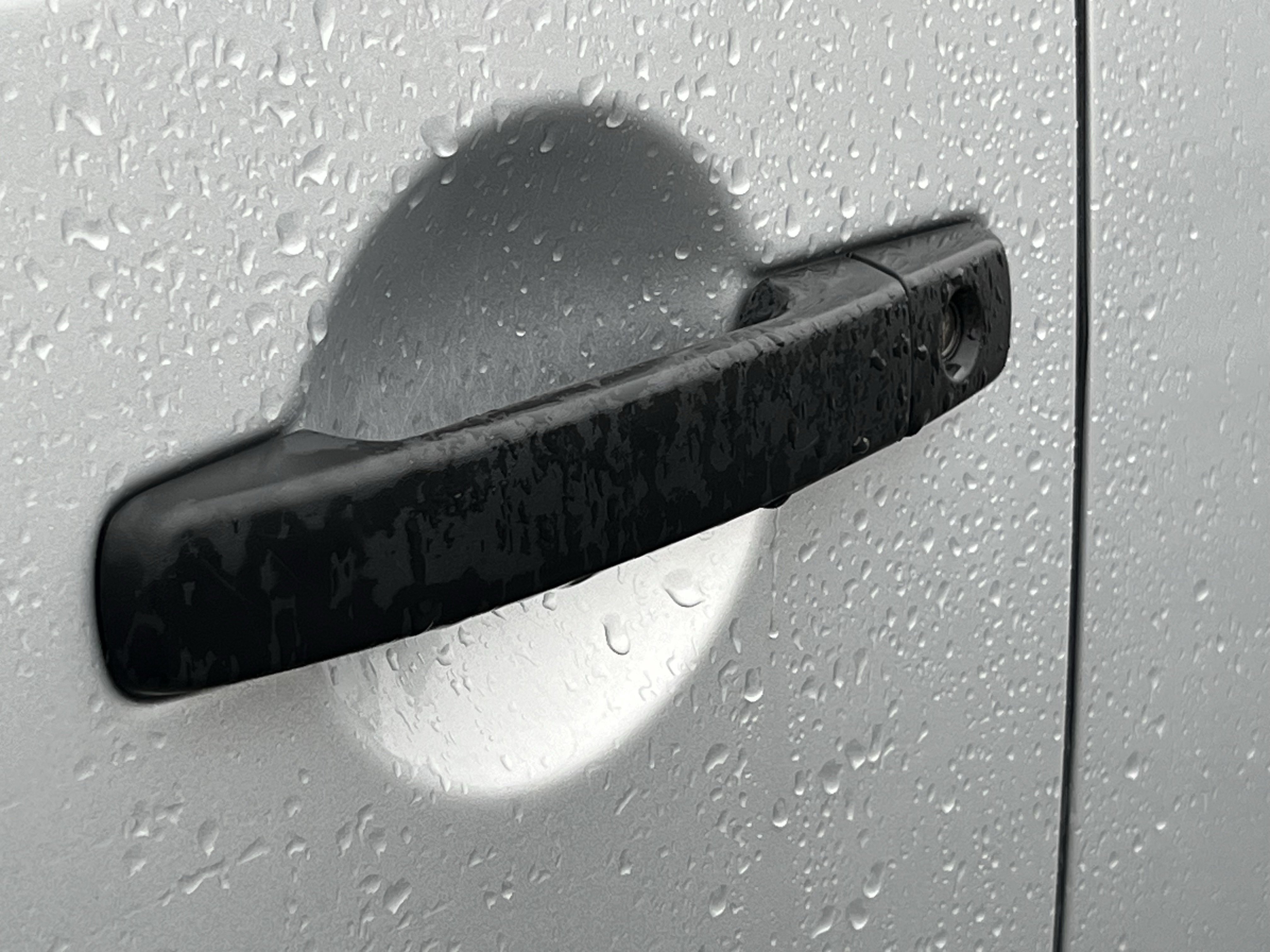 2017 Nissan Frontier Crew Cab SV photo 2