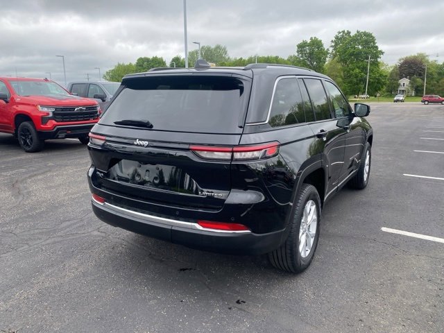 2023 Jeep Grand Cherokee Limited photo 2