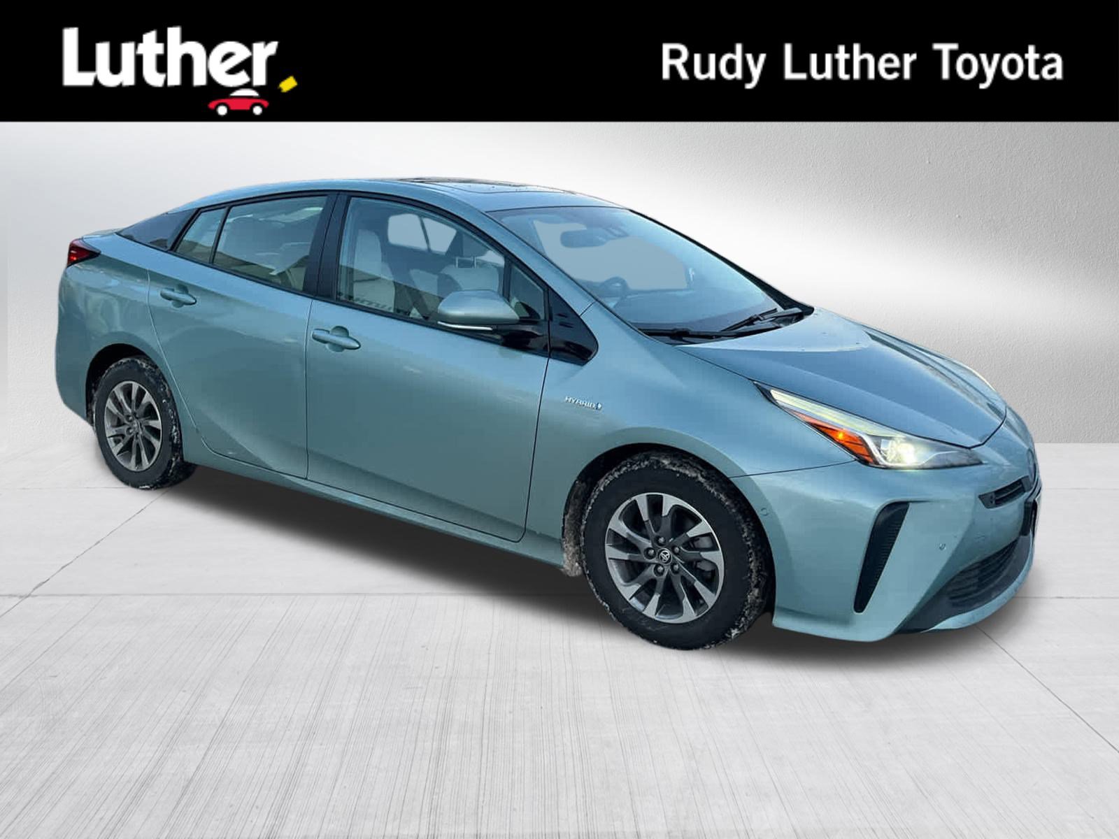2019 Toyota Prius XLE's photo