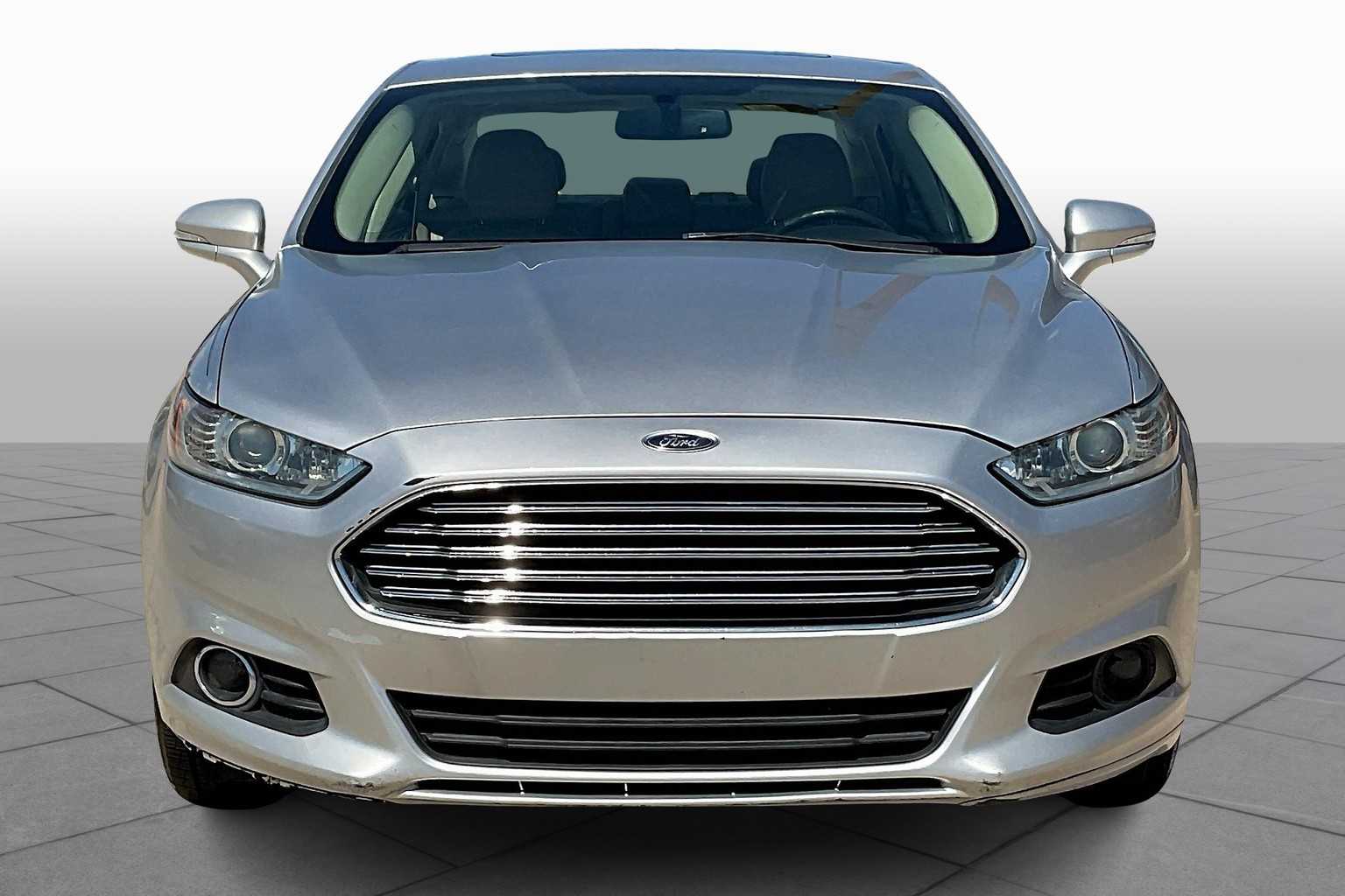 2014 Ford Fusion SE Hybrid photo 3