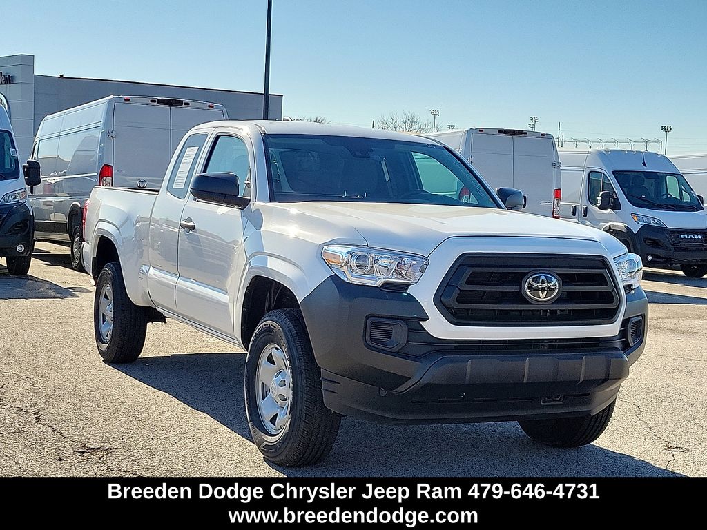 2023 Toyota Tacoma SR's photo