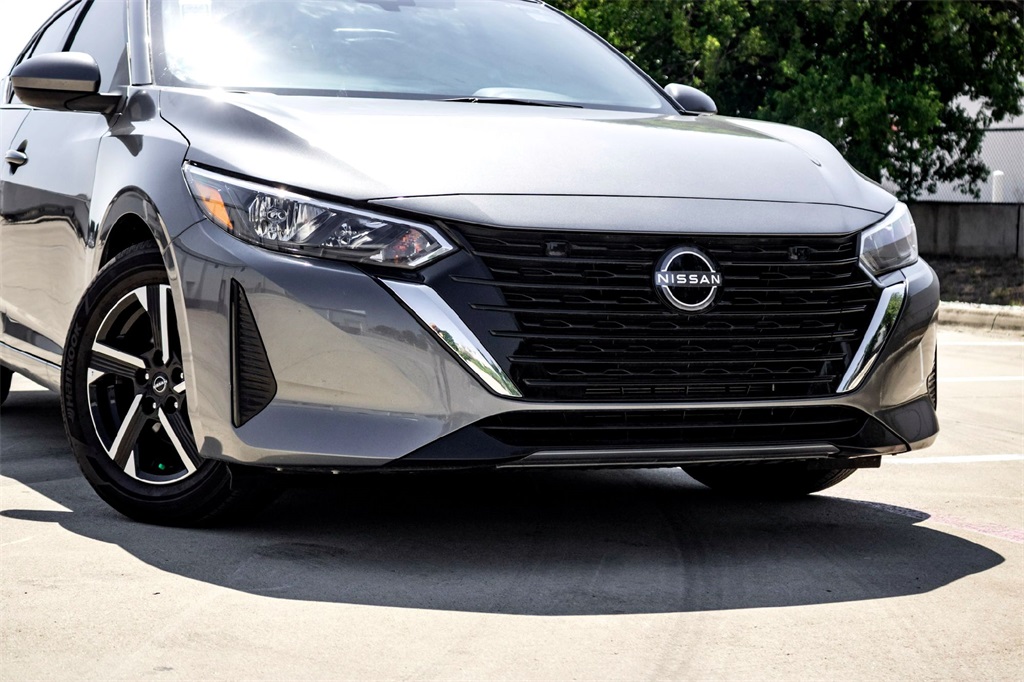 2025 Nissan Sentra SV photo 3
