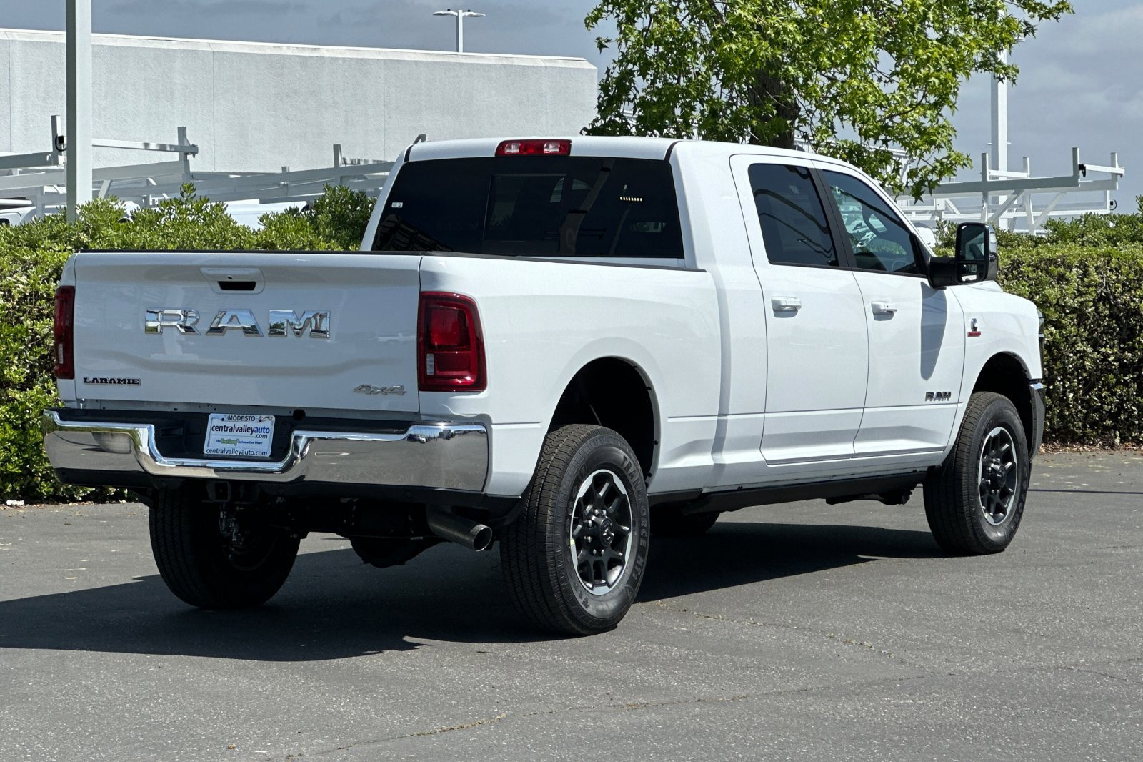 2025 Ram 2500 Laramie photo 4