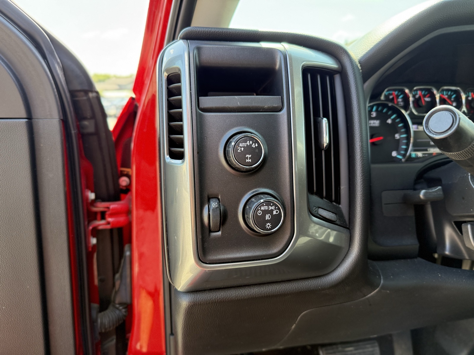 2017 Chevrolet Silverado 1500 LT photo 24