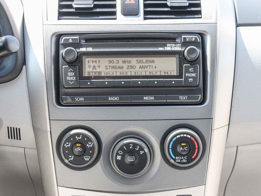 2012 Toyota Corolla LE photo 14