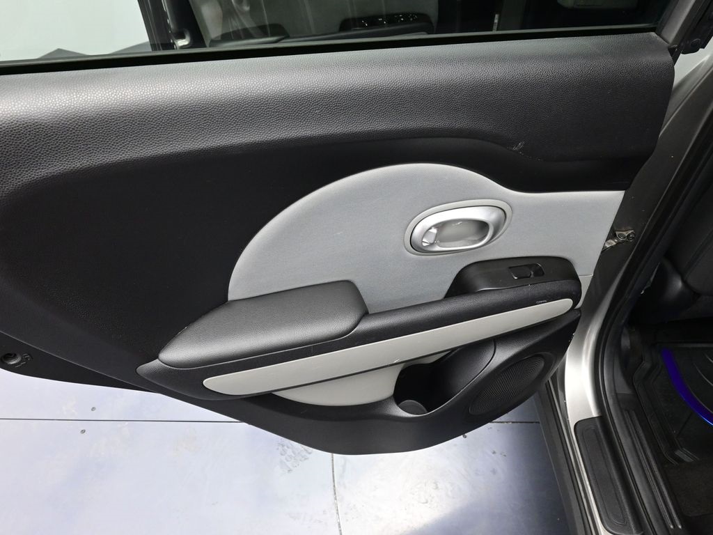 2016 Kia Soul Base photo 18