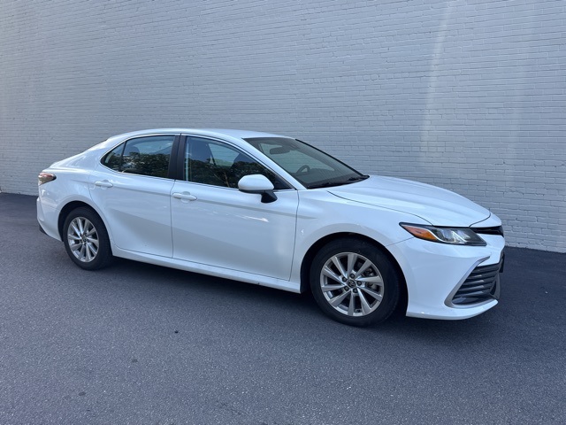 2023 Toyota Camry LE photo 2