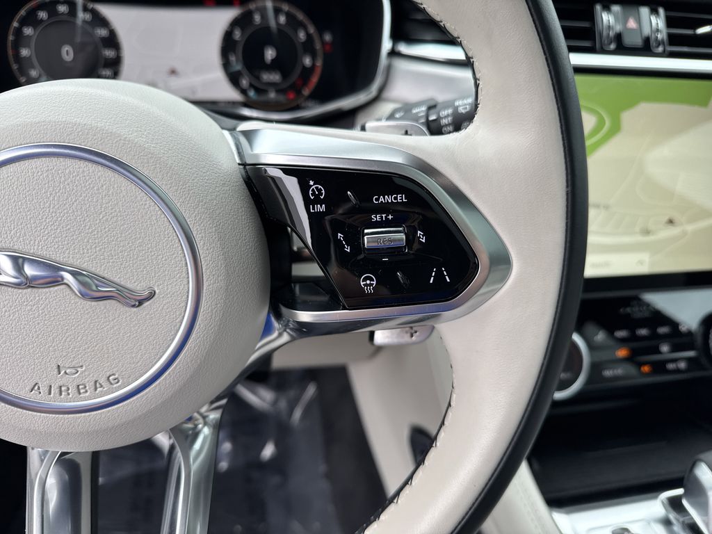 2024 Jaguar F-PACE P250 R-Dynamic S photo 22
