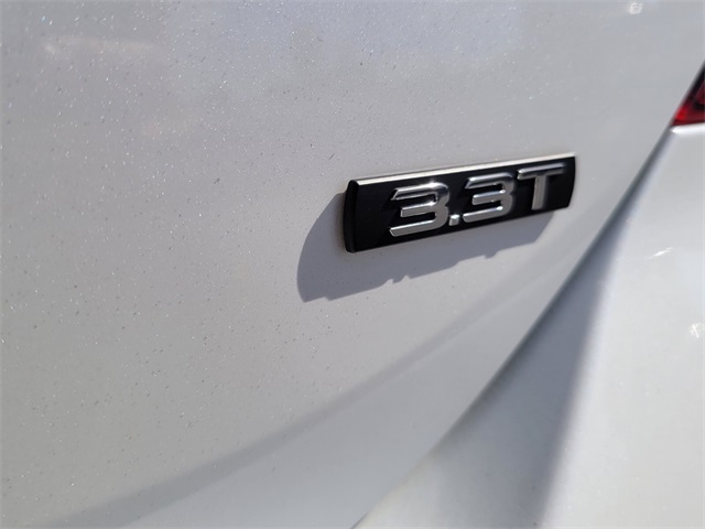 2025 Genesis G70 3.3T Sport Prestige photo 9