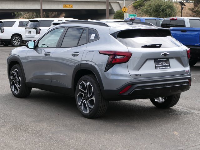 2026 Chevrolet Trax photo 2