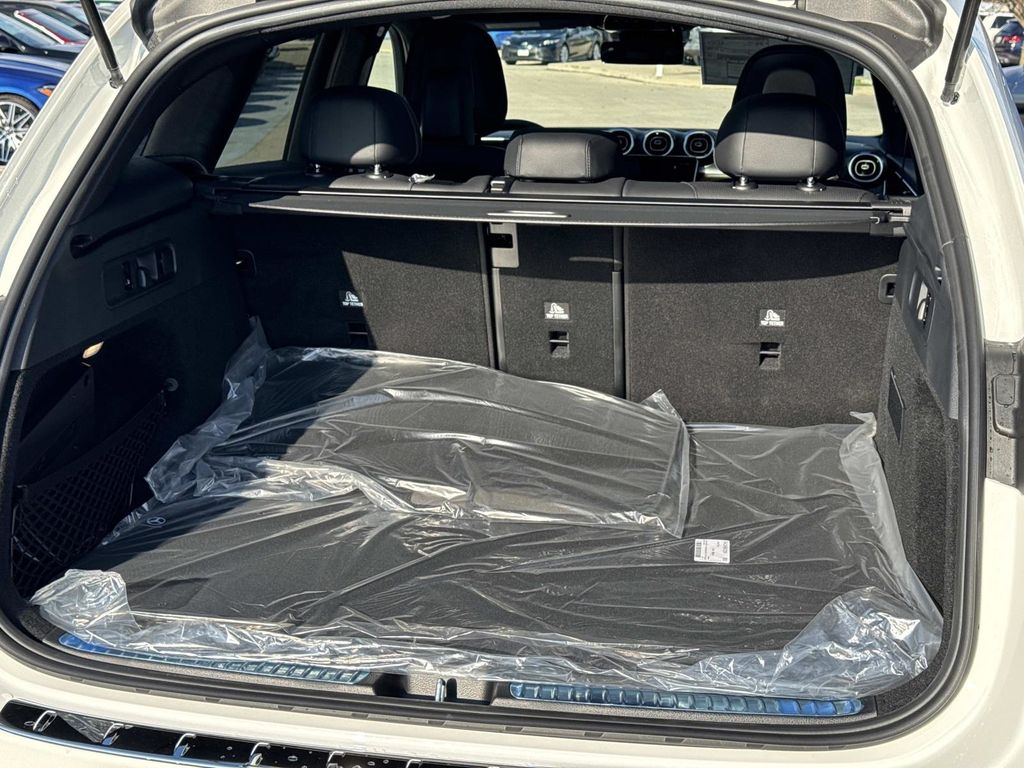 2026 Mercedes Benz GLC 300 4MATIC photo 4