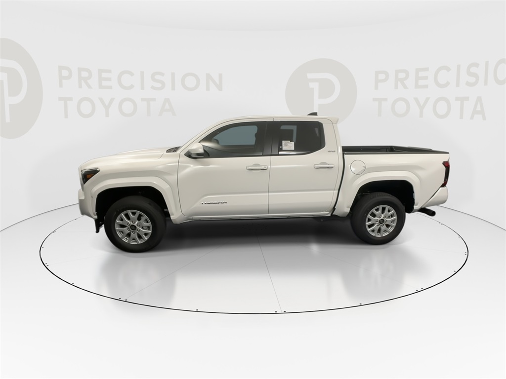 2025 Toyota Tacoma SR5 photo 9