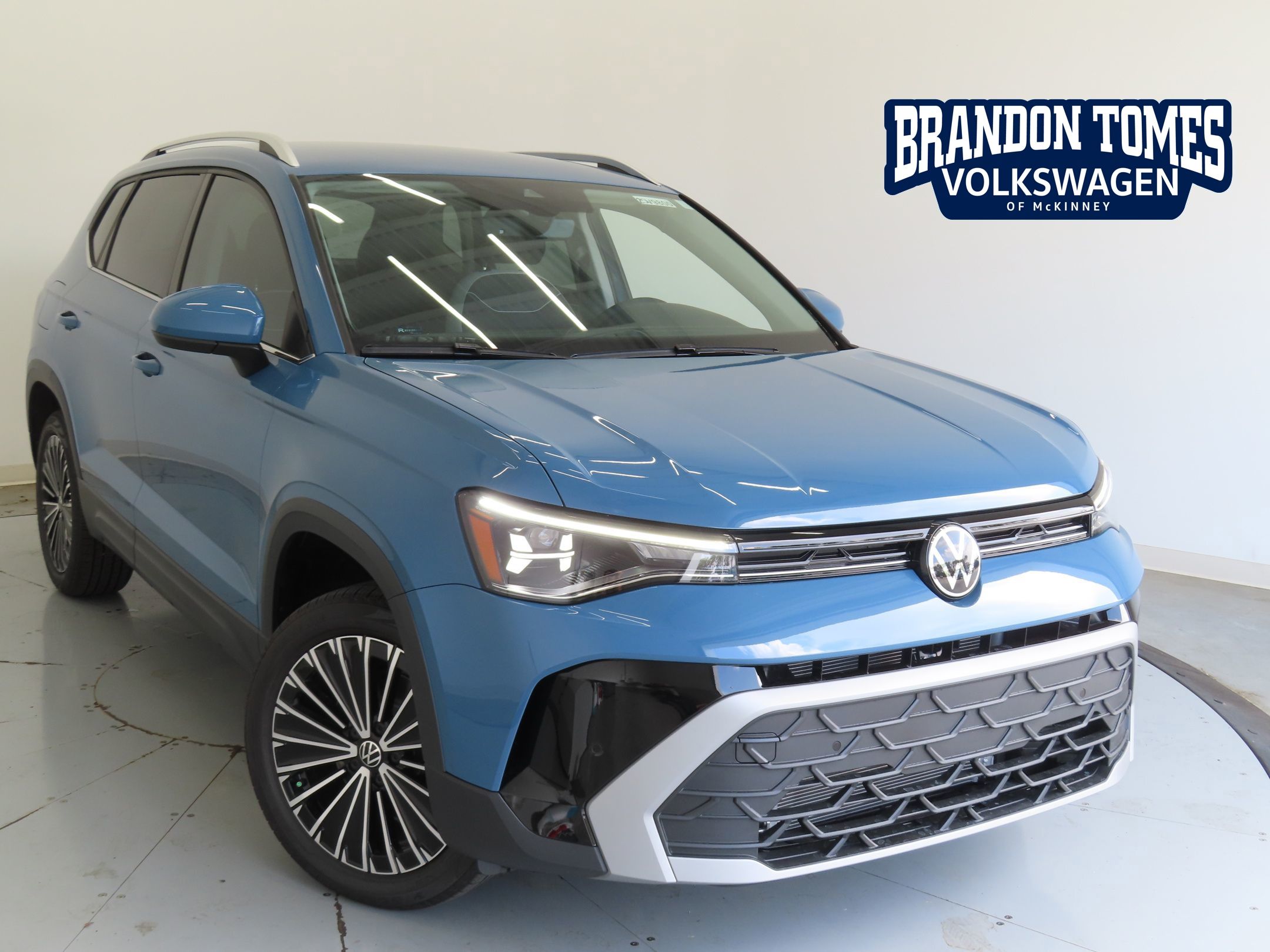 2025 Volkswagen Taos SE's photo