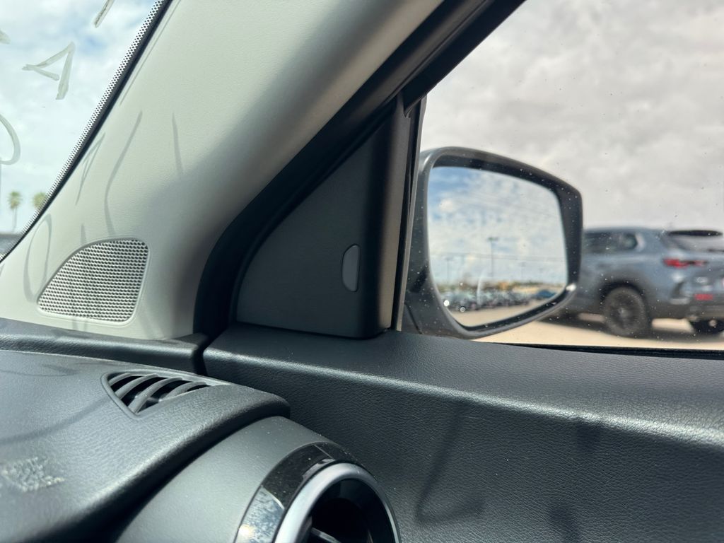 2024 Nissan Kicks SV photo 25