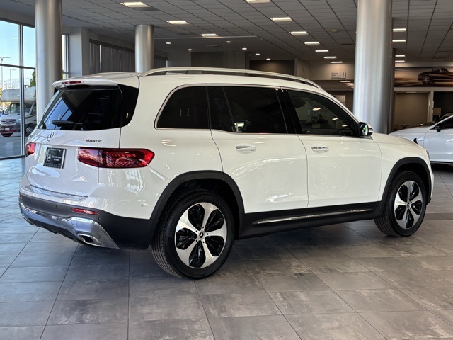 2026 Mercedes Benz GLB 250 4MATIC photo 3