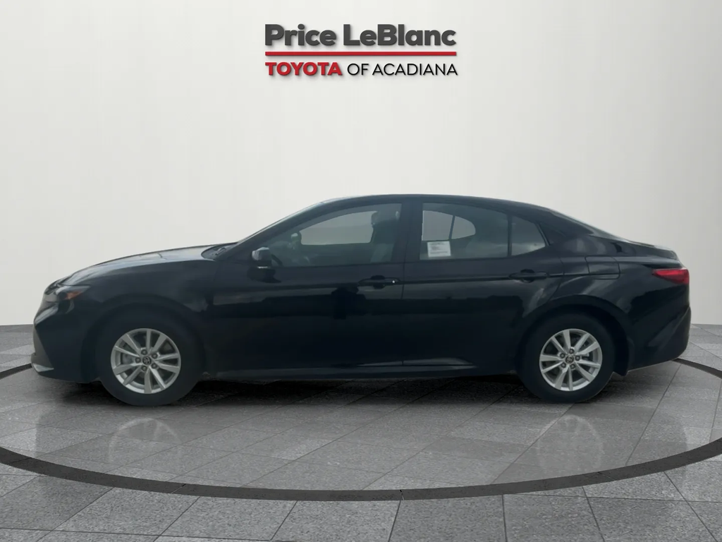 2026 Toyota Camry LE photo 4