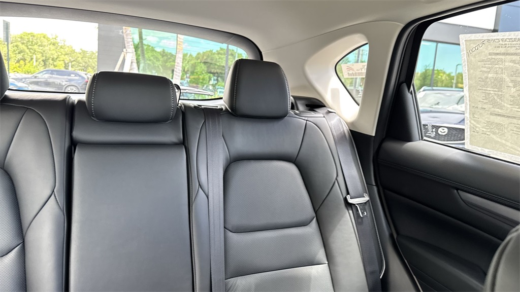 2025 Mazda CX-5 2.5 Select photo 18