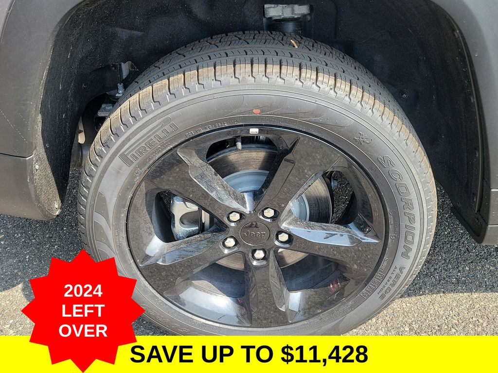 2024 Jeep Grand Cherokee Limited photo 4