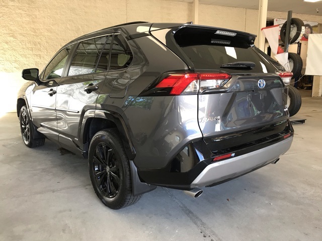 2022 Toyota RAV4 Hybrid SE photo 6
