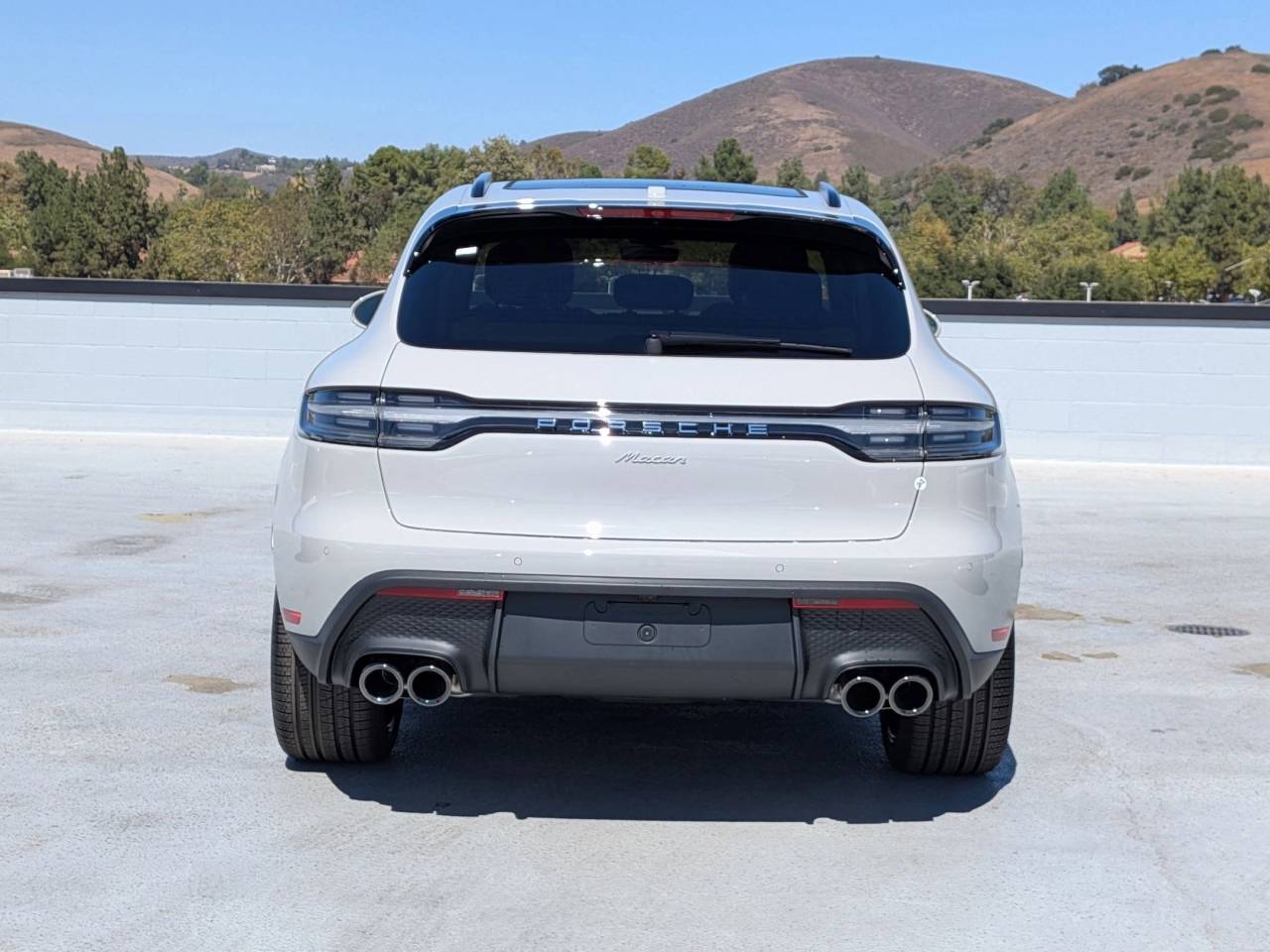 2025 Porsche Macan T photo 10