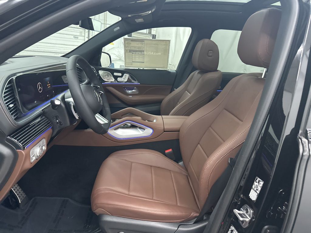 2026 Mercedes Benz GLS 450 4MATIC photo 17