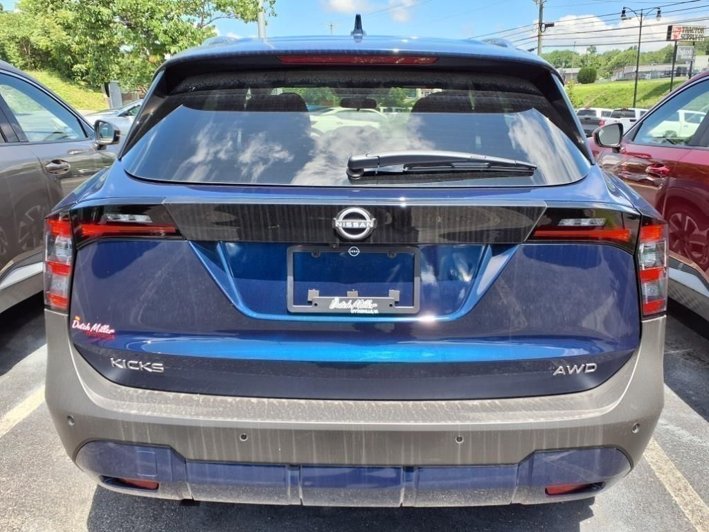 2025 Nissan Kicks SV photo 28