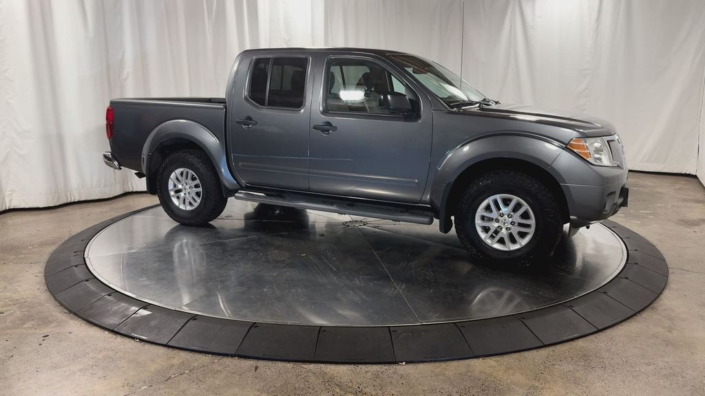 2019 Nissan Frontier SV photo 3