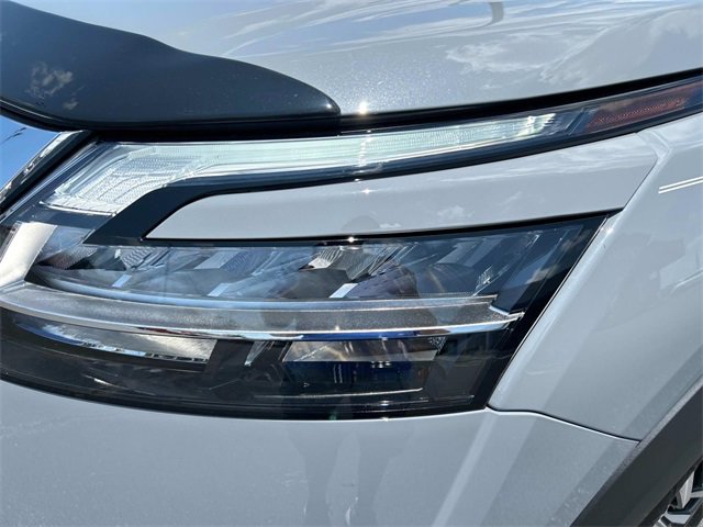 2024 Nissan Pathfinder Platinum photo 7