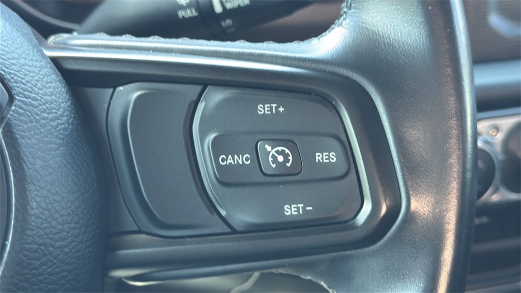 2022 Jeep Wrangler Willys photo 12