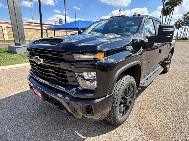 2026 Chevrolet Silverado 2500HD Custom photo 3