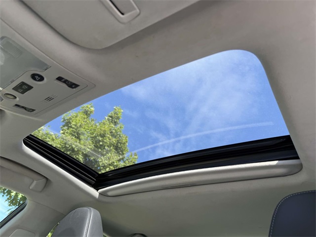 2017 Lexus IS 300 photo 4