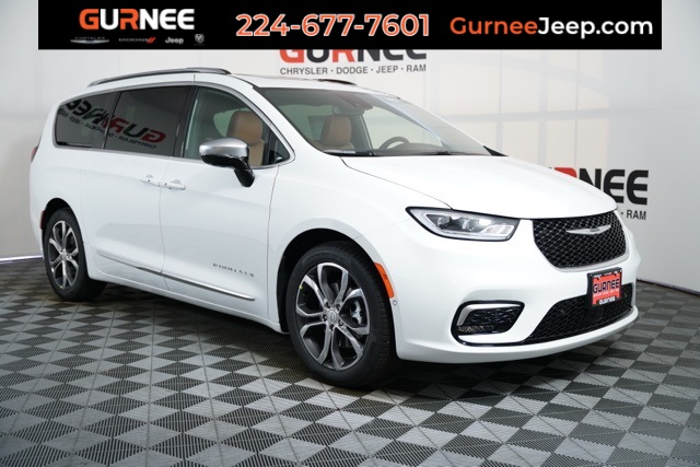 2026 Chrysler Pacifica Pinnacle's photo