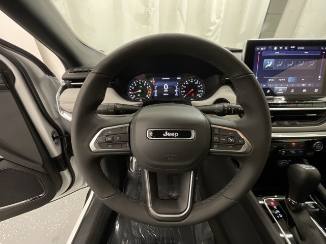 Used 2024 White Jeep Limited image 11