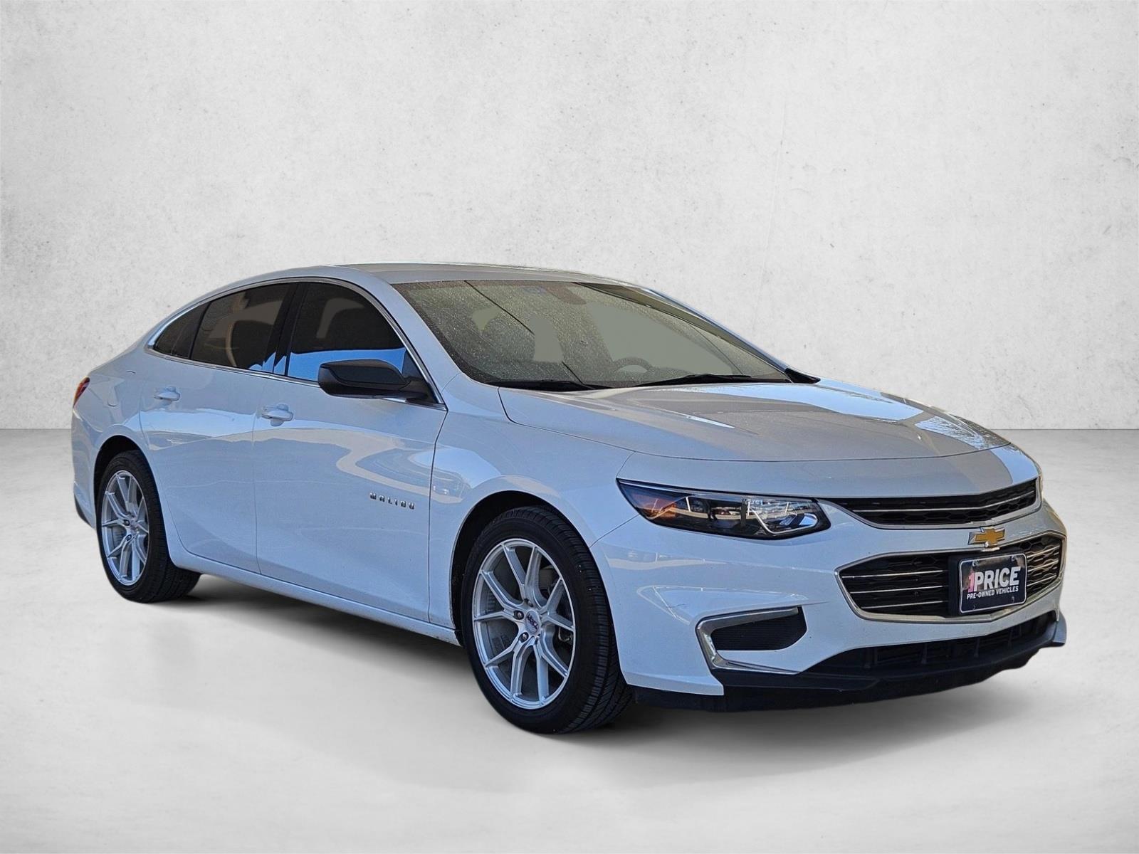 2016 Chevrolet Malibu LS photo 3