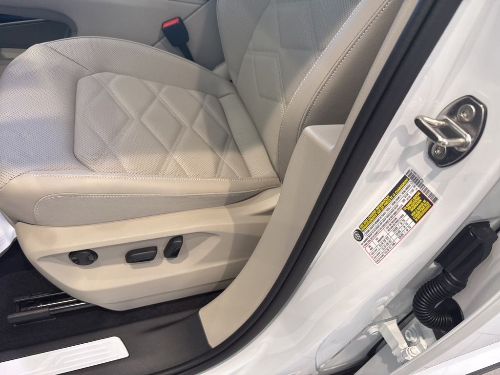 2026 Volkswagen Atlas SE Technology photo 19