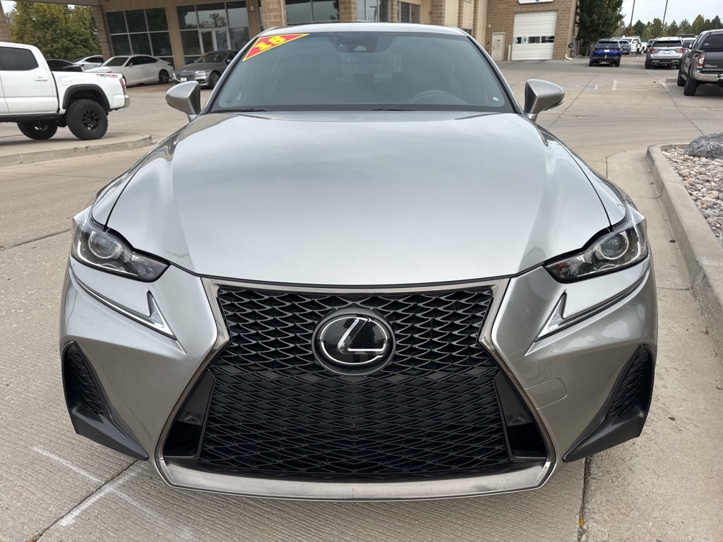 2018 Lexus IS 300 photo 2