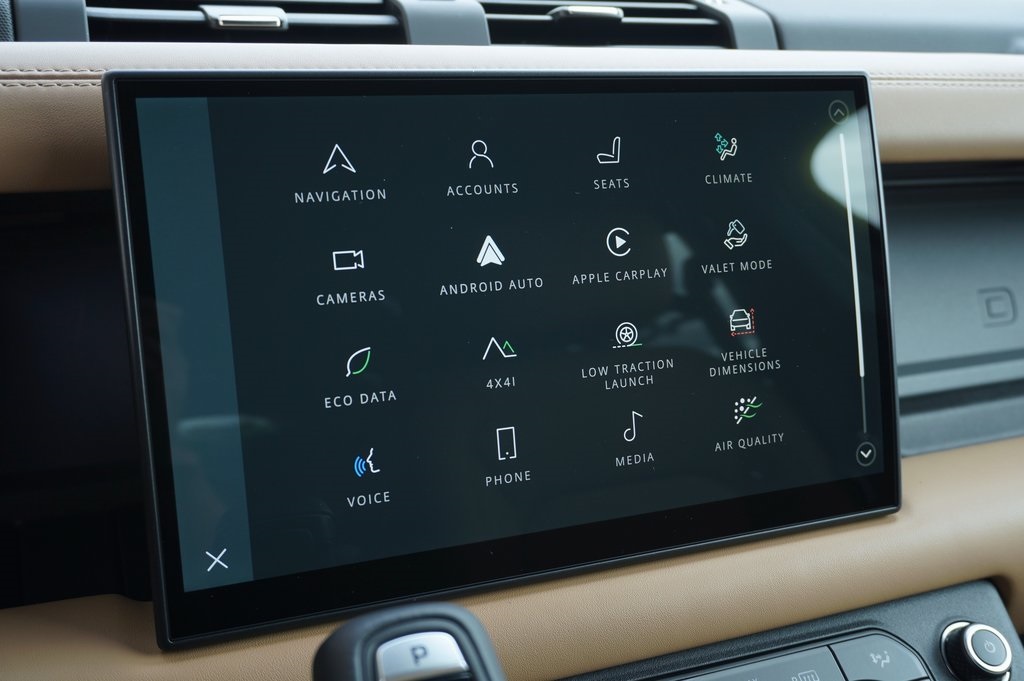 2025 LAND ROVER DEFENDER - Image 19