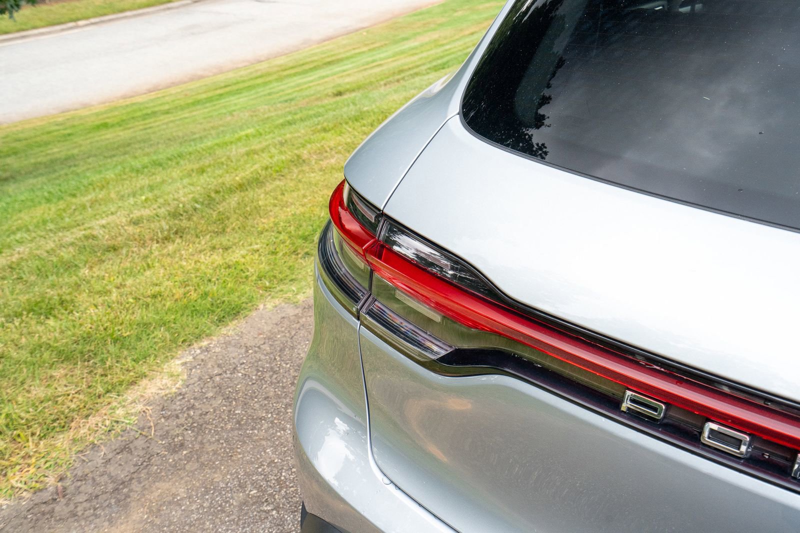 2024 Porsche Macan Base photo 16