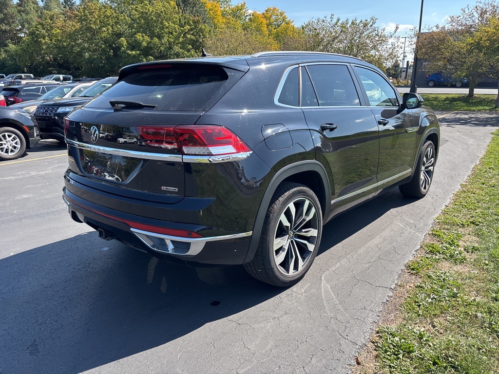 2021 Volkswagen Atlas Cross Sport V6 SEL R-Line photo 3
