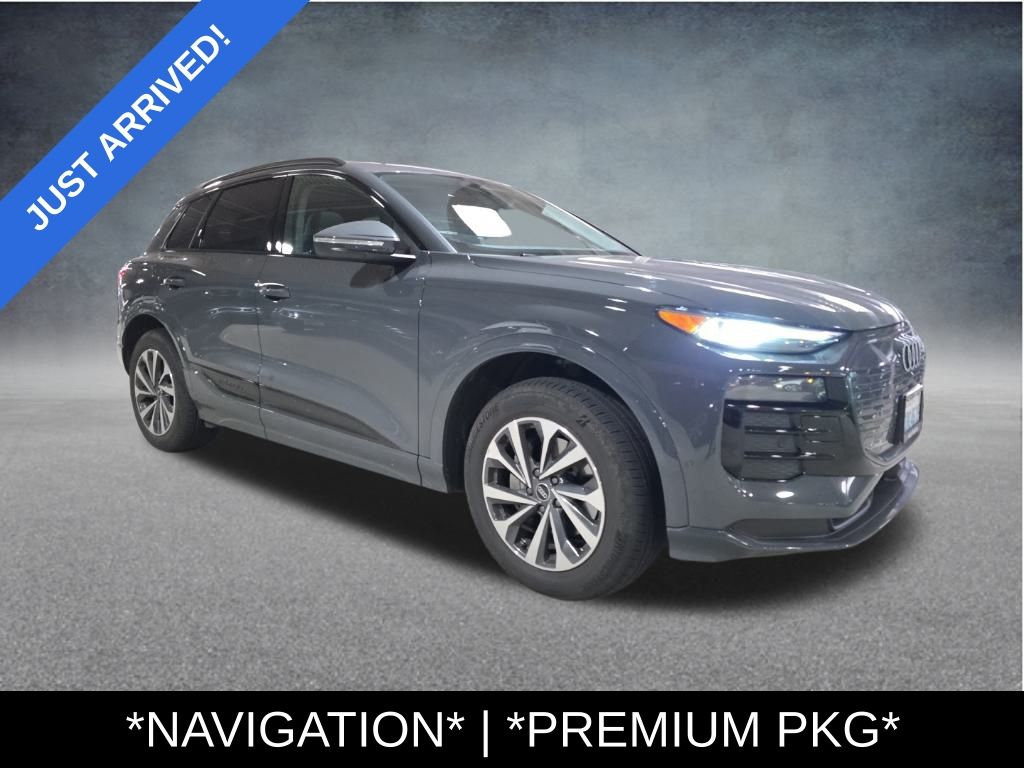 2025 Audi Q6 e-tron Premium's photo