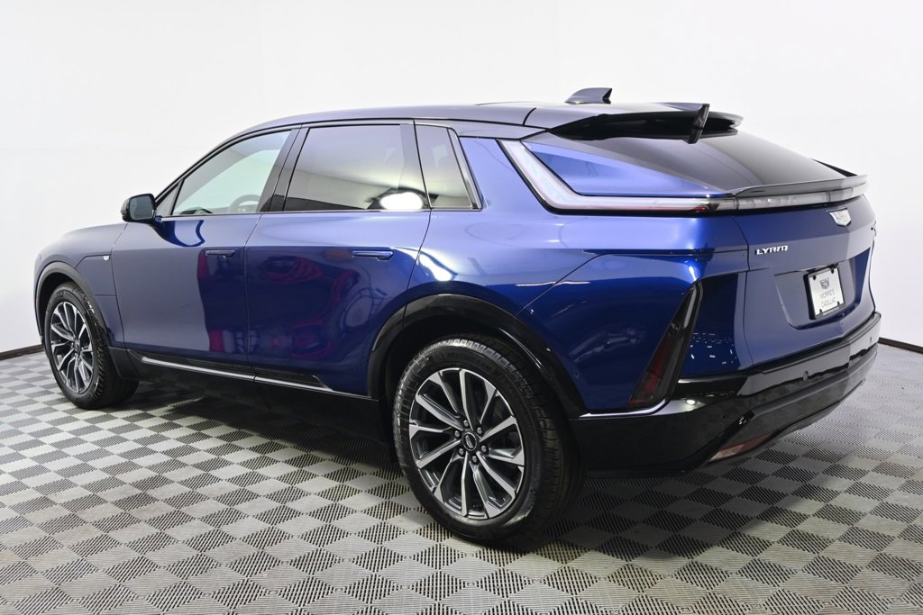 2025 Cadillac Lyriq Sport photo 3