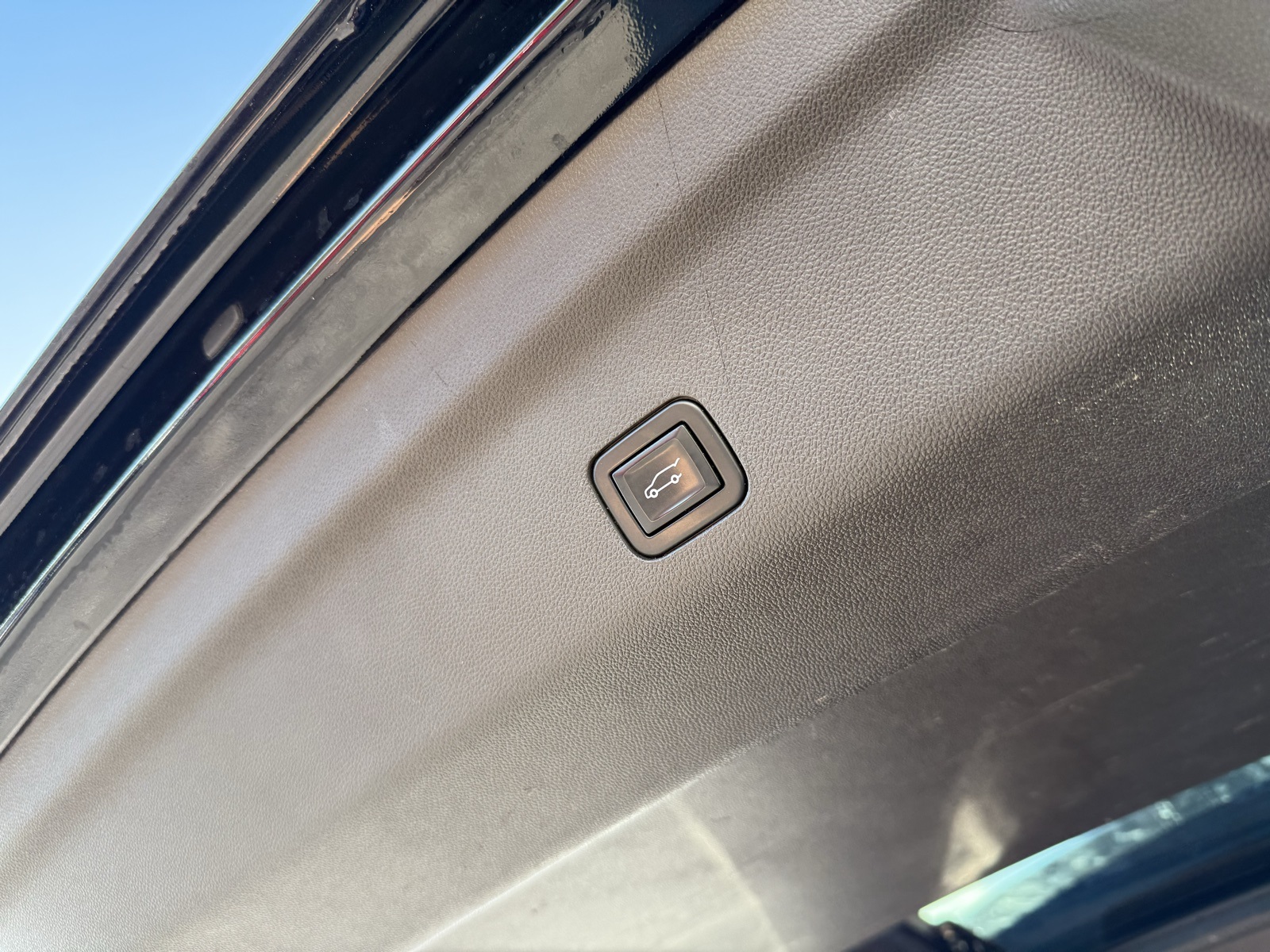 2021 Chevrolet Suburban LT photo 31