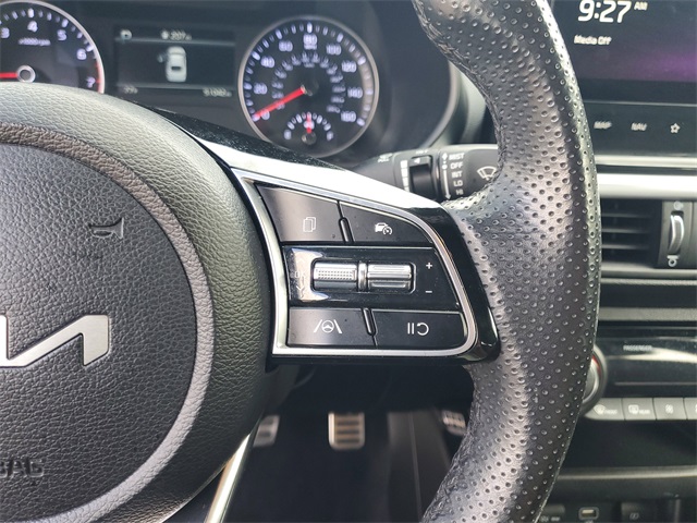 2023 Kia Forte GT-Line photo 17