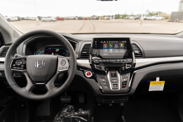 2024 Honda Odyssey Touring photo 14