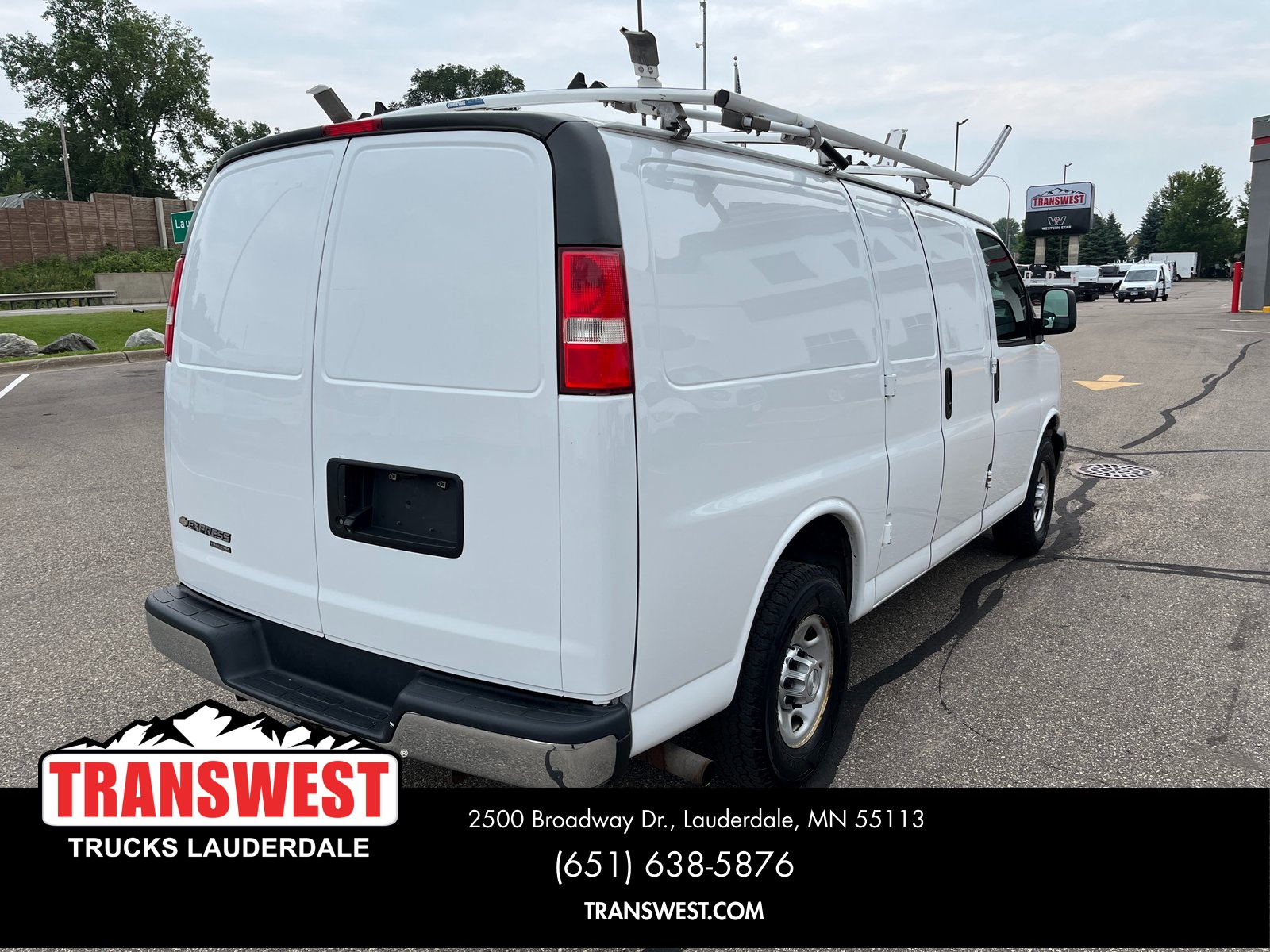 2015 Chevrolet Express 2500 Work Van photo 4